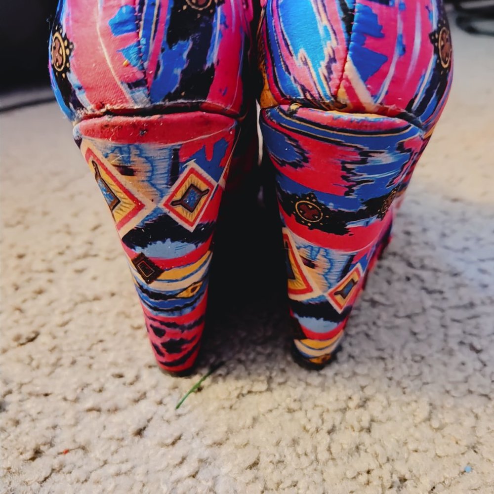 2 for 1 CHARLOTTE RUSSE AZTEC WEDGE BOOTIES - SZ 7 - Picture 8 of 16